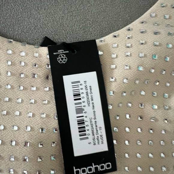 Boohoo Cream Mini Dress - Picture 3 of 8